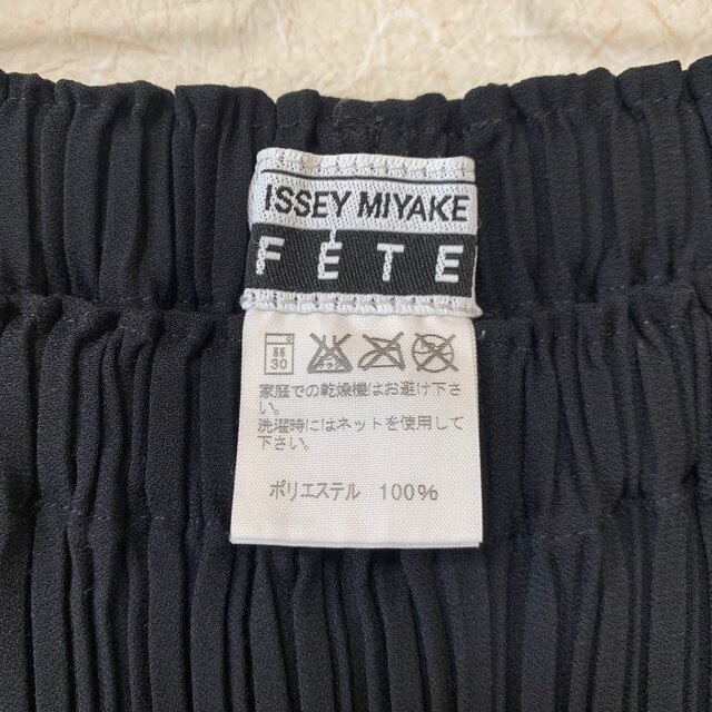 ISSEY MIYAKE - ISSEY MIYAKE FETE パンツ　黒の通販 by ぽっぽこぽん's shop｜イッセイミヤケならラクマ 国産NEW