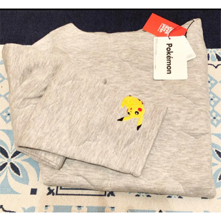 グラニフ(Design Tshirts Store graniph)のピカチュウ　エンブロイダリー(ポケモンカット　ジャカード　ロングスリーブトップ)(トレーナー/スウェット)