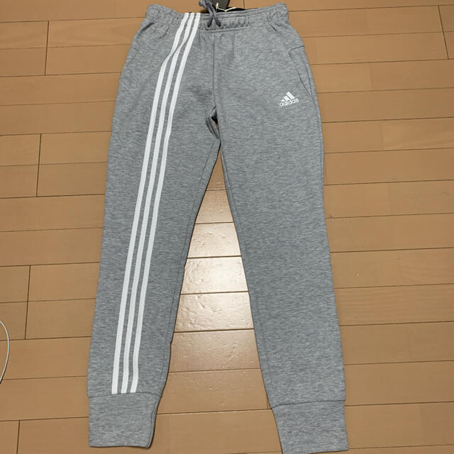 adidas(アディダス)の最終処分 新品L アディダス adidas レディース スウェットロングパンツ レディースのパンツ(カジュアルパンツ)の商品写真