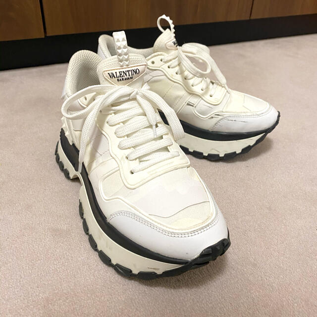 VALENTINO(ヴァレンティノ)のヴァレンティノ スニーカー👟 レディースの靴/シューズ(スニーカー)の商品写真