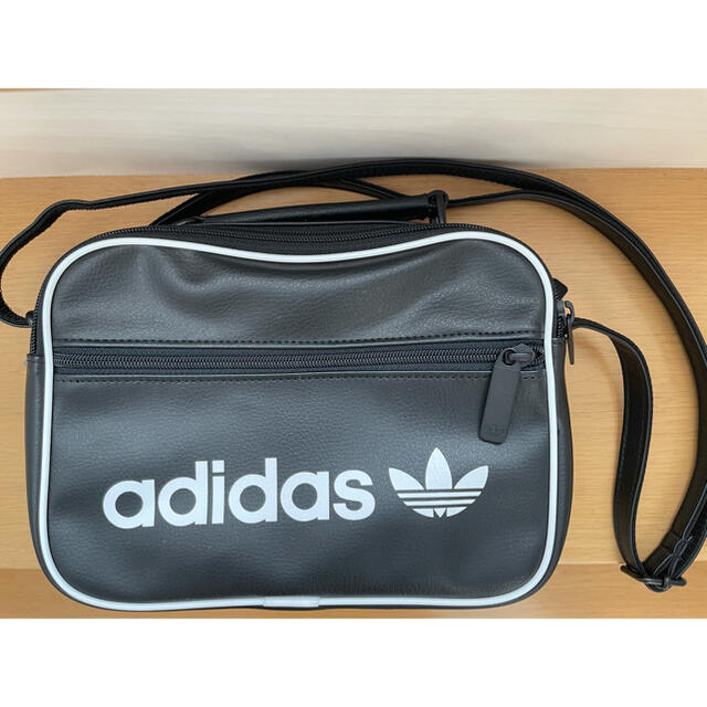 adidas(アディダス)の【専用】yuma様　adidas Originals MINI  レディースのバッグ(ショルダーバッグ)の商品写真