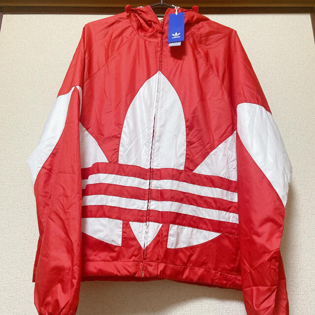 adidas(アディダス)の新品　adidas ウィンドブレーカー　パーカー　アウター メンズのジャケット/アウター(ナイロンジャケット)の商品写真