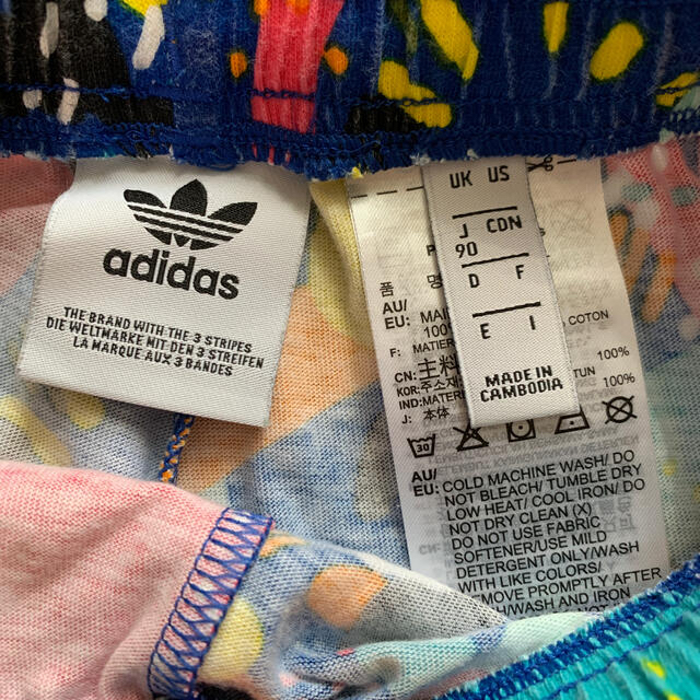 adidas(アディダス)のアディダス　短パン　90 キッズ/ベビー/マタニティのキッズ服男の子用(90cm~)(パンツ/スパッツ)の商品写真