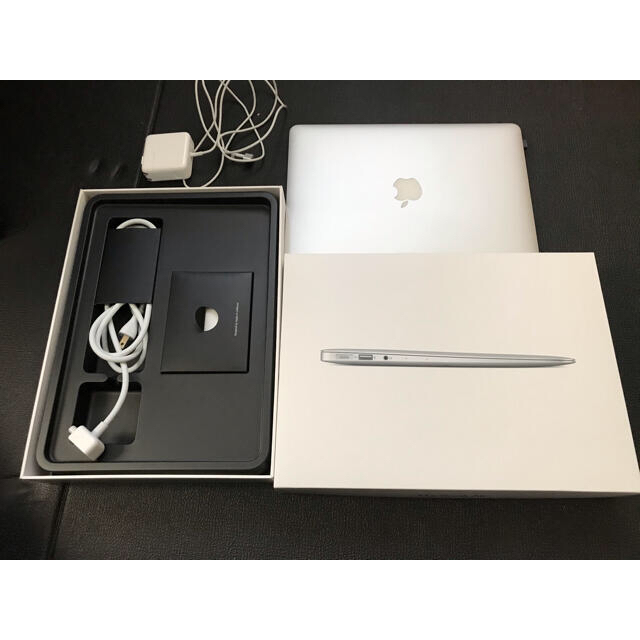 Apple(アップル)のMacBookAir2017 13インチ　MQD32J/A  スマホ/家電/カメラのPC/タブレット(ノートPC)の商品写真