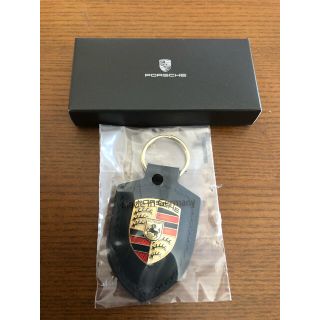 ポルシェ(Porsche)のポルシェ クレスト キーホルダー  ブラック(キーホルダー)