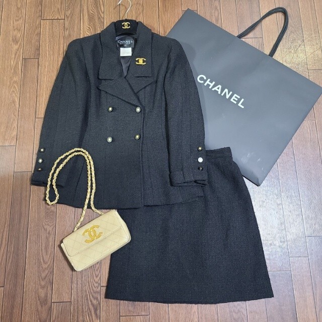 CHANEL(シャネル)のシャネル ツイードスーツ シャネルスーツ セットアップ ジャケット コート レディースのフォーマル/ドレス(スーツ)の商品写真
