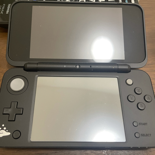 ニンテンドー2DS(ニンテンドー2DS)のNewニンテンドー2DS LL ドラゴンクエスト はぐれメタルエディション/3D エンタメ/ホビーのゲームソフト/ゲーム機本体(携帯用ゲーム機本体)の商品写真