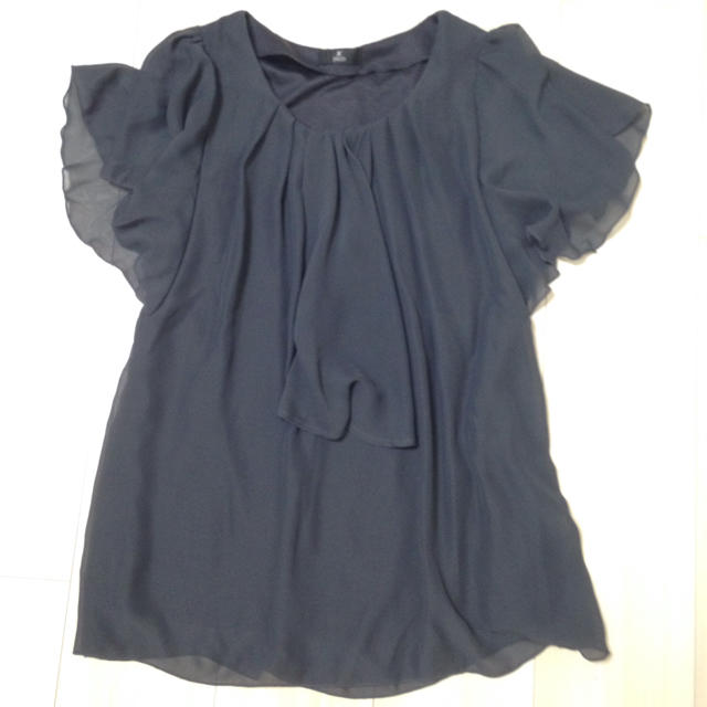 INED(イネド)のINED♡秋にも使えるグレーtops レディースのトップス(シャツ/ブラウス(半袖/袖なし))の商品写真