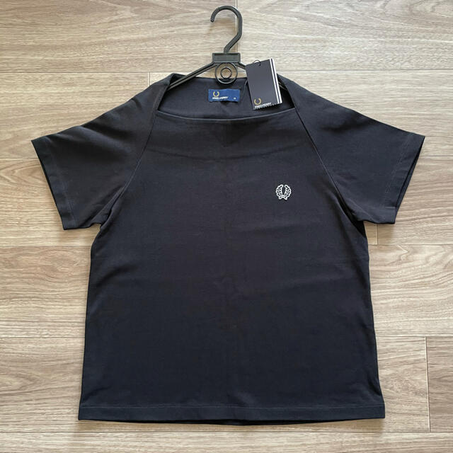 FRED PERRY(フレッドペリー)のFRED PERRY フレッドペリー ラグラン スリーブ Tシャツ F5345 レディースのトップス(Tシャツ(半袖/袖なし))の商品写真