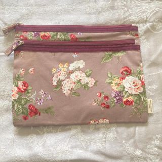 ローラアシュレイ(LAURA ASHLEY)のポーチ　ローラアシュレイ  (ポーチ)