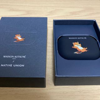 メゾンキツネ(MAISON KITSUNE')のMAISON KITSUNE AirPods proケース(ヘッドフォン/イヤフォン)