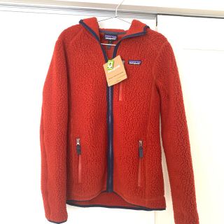 パタゴニア(patagonia)の【新品未使用】パタゴニア　レトロパイルフーディ　M(パーカー)