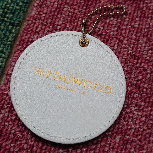 WEDGWOOD(ウェッジウッド)の★ウェッジウッド/ティッシュ入れ付ポーチ&ミラーset★付録 レディースのファッション小物(ポーチ)の商品写真