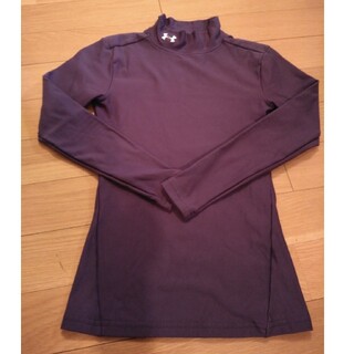 アンダーアーマー(UNDER ARMOUR)の長袖　紫　インナーシャツ　アンダーシャツ(トレーニング用品)