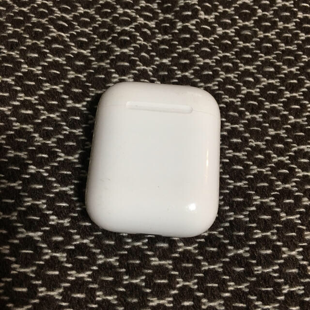 Apple(アップル)のAirPods ケースのみ スマホ/家電/カメラのオーディオ機器(ヘッドフォン/イヤフォン)の商品写真