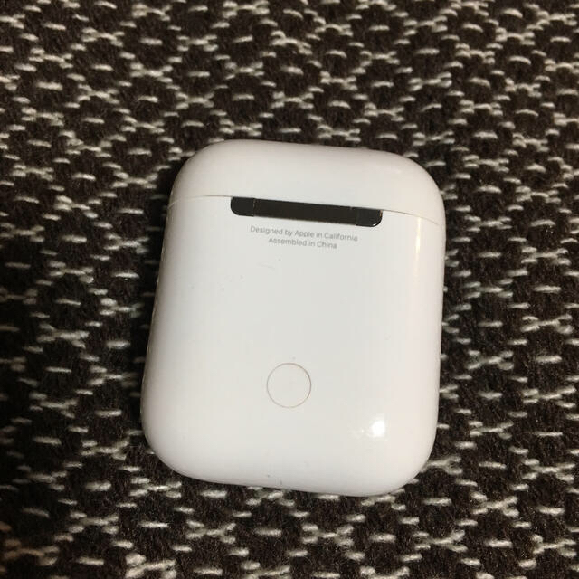 Apple(アップル)のAirPods ケースのみ スマホ/家電/カメラのオーディオ機器(ヘッドフォン/イヤフォン)の商品写真