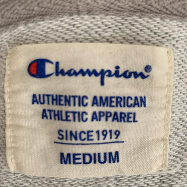 Champion(チャンピオン)の【最終値下げ】チャンピオン　パーカー　春服 レディースのトップス(パーカー)の商品写真