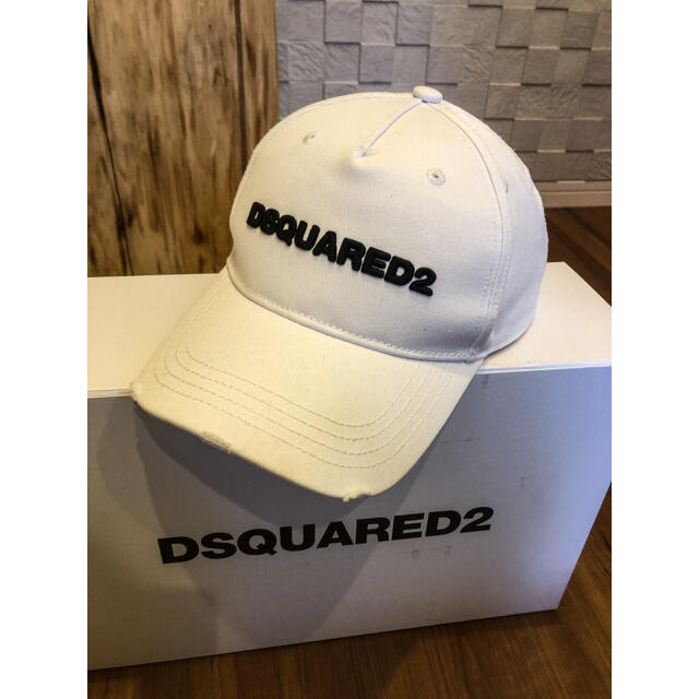 メンズ希少の白　dsquared2 キャップ