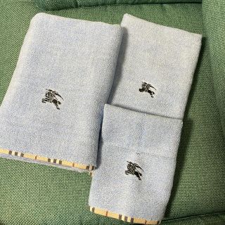 バーバリー(BURBERRY)の⭐️再値下げ⭐️新品⭐️バーバリー　バスタオルセット(タオル/バス用品)