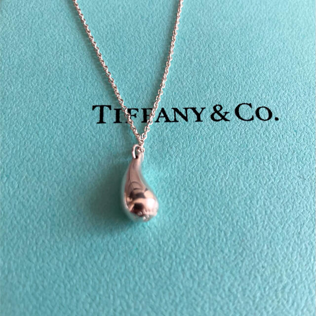 Tiffany & Co.(ティファニー)のティファニー　ティアドロップ　ネックレス レディースのアクセサリー(ネックレス)の商品写真