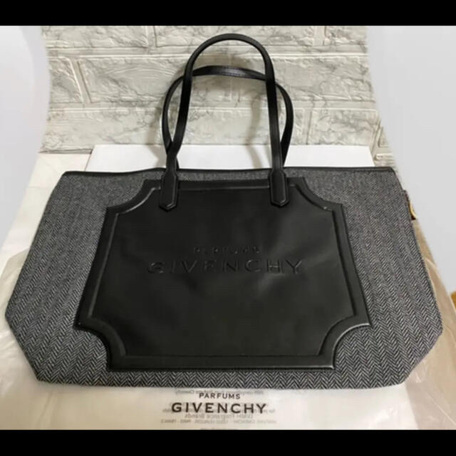 GIVENCHY(ジバンシィ)のジバンシートートバッグノベルティージバンシィ レディースのバッグ(トートバッグ)の商品写真