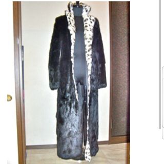 sale4月30日迄/新品/黒ラパン毛皮/内側衿~裾まで白黒レオパード柄染め