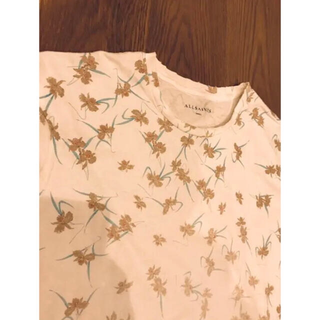 All Saints(オールセインツ)のオールセインツ　Tシャツ　花柄 メンズのトップス(Tシャツ/カットソー(半袖/袖なし))の商品写真