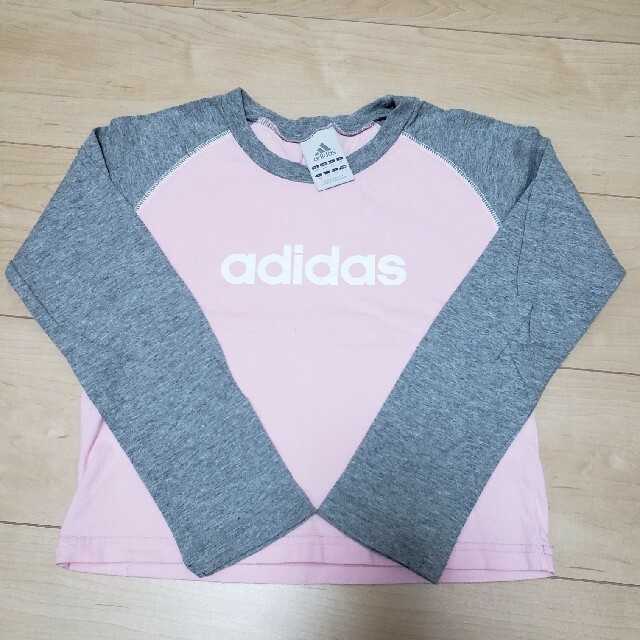 adidas(アディダス)のys3様　専用☆adidas　ロンT 120cm キッズ/ベビー/マタニティのキッズ服女の子用(90cm~)(Tシャツ/カットソー)の商品写真