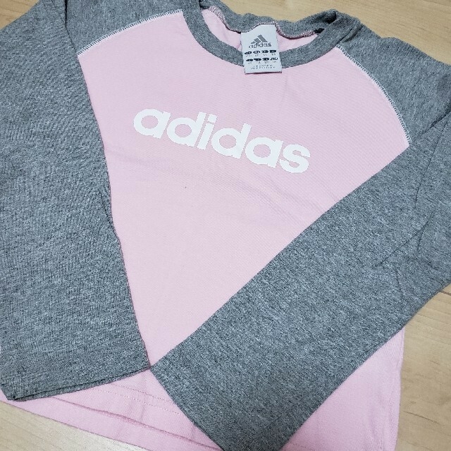 adidas(アディダス)のys3様　専用☆adidas　ロンT 120cm キッズ/ベビー/マタニティのキッズ服女の子用(90cm~)(Tシャツ/カットソー)の商品写真