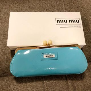 ミュウミュウ(miumiu)のmiu miu ポーチ　クラッチ　正規品(ポーチ)