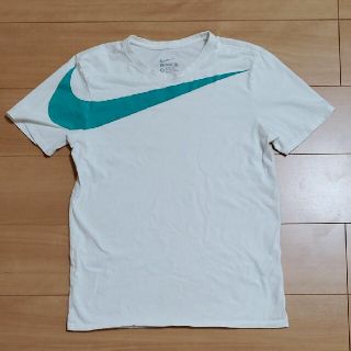 アトモス(atmos)のMサイズ NIKE × ATMOS JADE SWOOSH Tシャツ(Tシャツ/カットソー(半袖/袖なし))