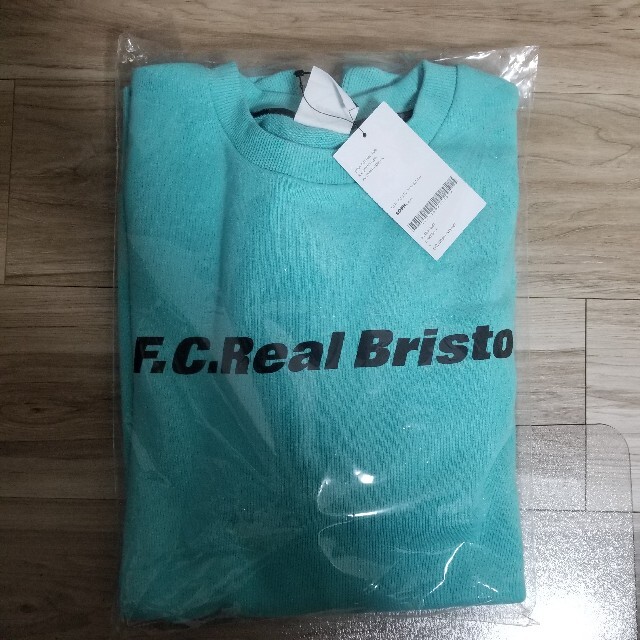 F.C.R.B.(エフシーアールビー)のF.C.Real Bristol クルーネックスエット　ライトブルー メンズのトップス(スウェット)の商品写真