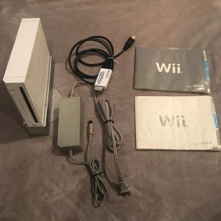 ウィー(Wii)のWii 本体　(家庭用ゲーム機本体)