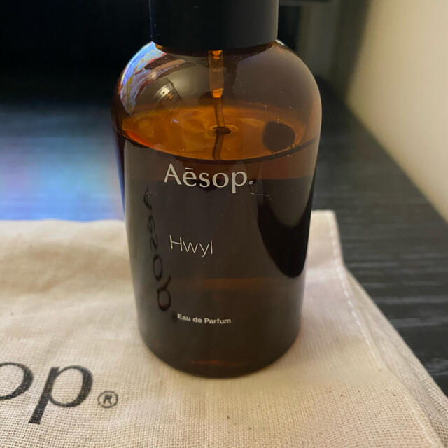 Aesop(イソップ)のAseop イソップ オードパルファム Hwyl ヒュイル 50ml瓶 コスメ/美容の香水(ユニセックス)の商品写真