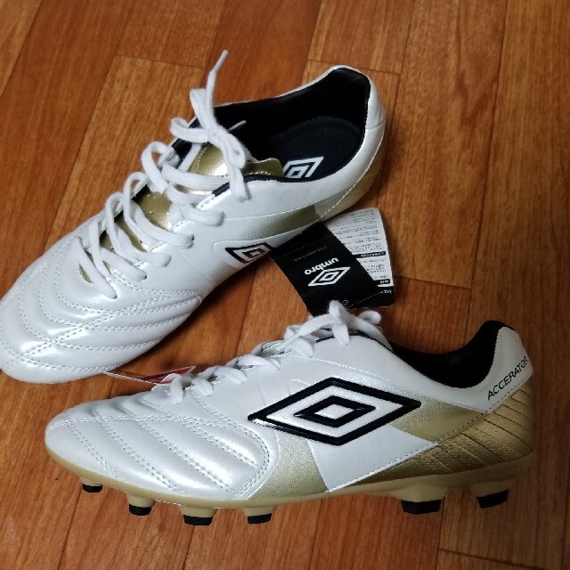 UMBRO(アンブロ)のサッカー　スパイク　27.5センチ シューズ　アンブロ　 スポーツ/アウトドアのサッカー/フットサル(シューズ)の商品写真