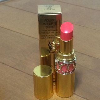 イヴサンローランボーテ(Yves Saint Laurent Beaute)のルージュボリュプテシャイン 30(口紅)