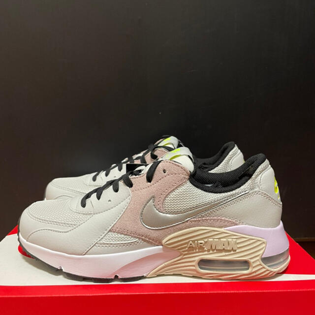 NIKE(ナイキ)の新品‼︎ ナイキ エアマックスエクシー AIRMAX EXCEE 23.5 レディースの靴/シューズ(スニーカー)の商品写真