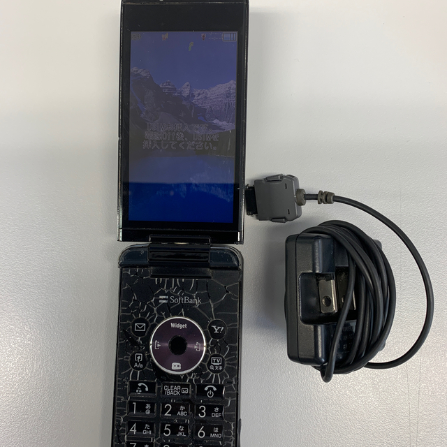 softbankガラケー　ソフトバンク940SH スマホ/家電/カメラのスマートフォン/携帯電話(携帯電話本体)の商品写真