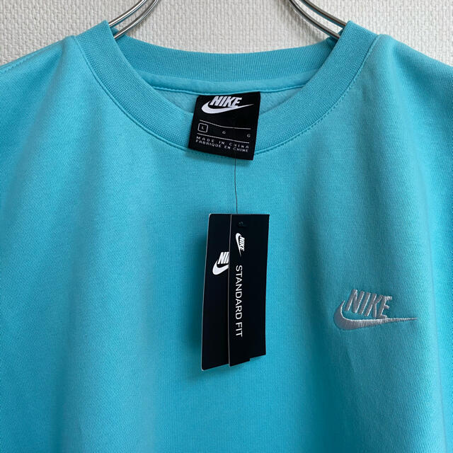 NIKE(ナイキ)の【大人気】新品Nike トレーナー　スウェット　ブルー　水色　スウッシュ  刺繍 メンズのトップス(スウェット)の商品写真