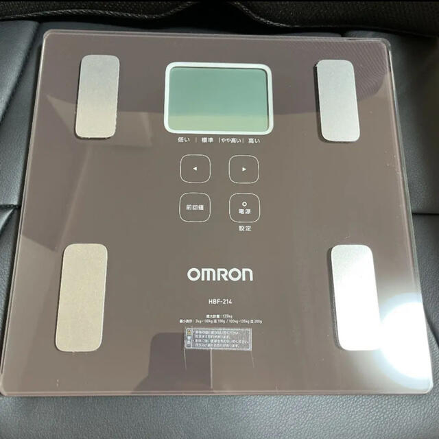 OMRON(オムロン)のオムロン 体重体組成計 HBF-214 カラダスキャン ブラウン スマホ/家電/カメラの生活家電(体重計)の商品写真