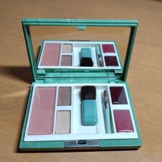 クリニーク(CLINIQUE)のCLINIQUE メイクパレット colours in case +ALBION(コフレ/メイクアップセット)