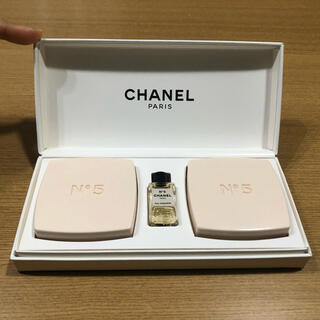 シャネル(CHANEL)のシャネル　N°5　サヴォン　オー　プルミエール　石鹸　香水　ソープ(ボディソープ/石鹸)