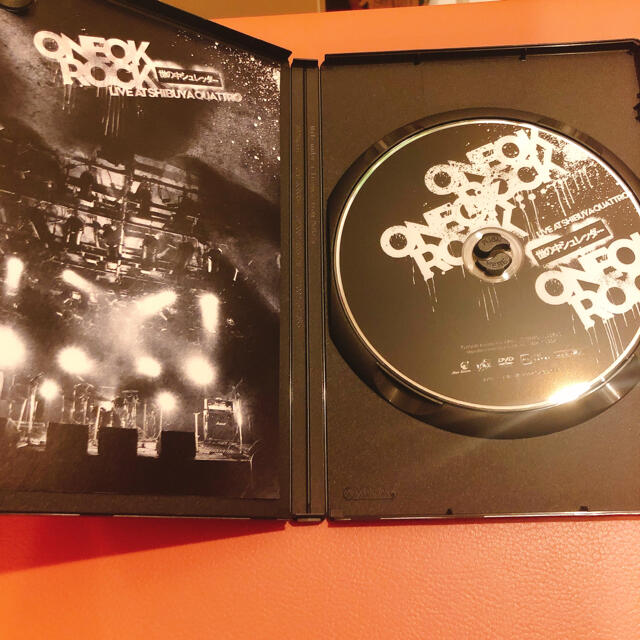 ONE OK ROCK(ワンオクロック)のLIVE　DVD“世の中シュレッダー” DVD エンタメ/ホビーのDVD/ブルーレイ(ミュージック)の商品写真