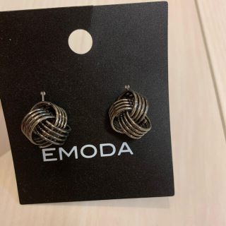 エモダ(EMODA)の【新品】EMODA ピアス(ピアス)