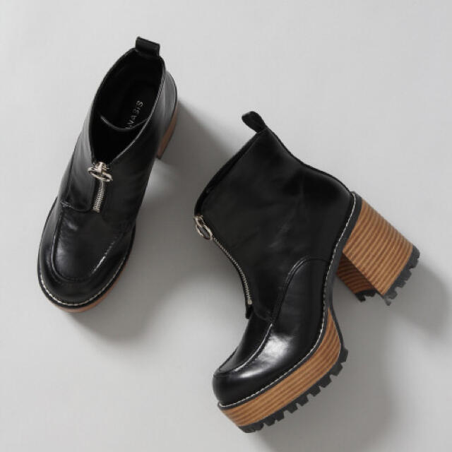JEANASIS(ジーナシス)のジップデザインヒールブーツ レディースの靴/シューズ(ブーツ)の商品写真