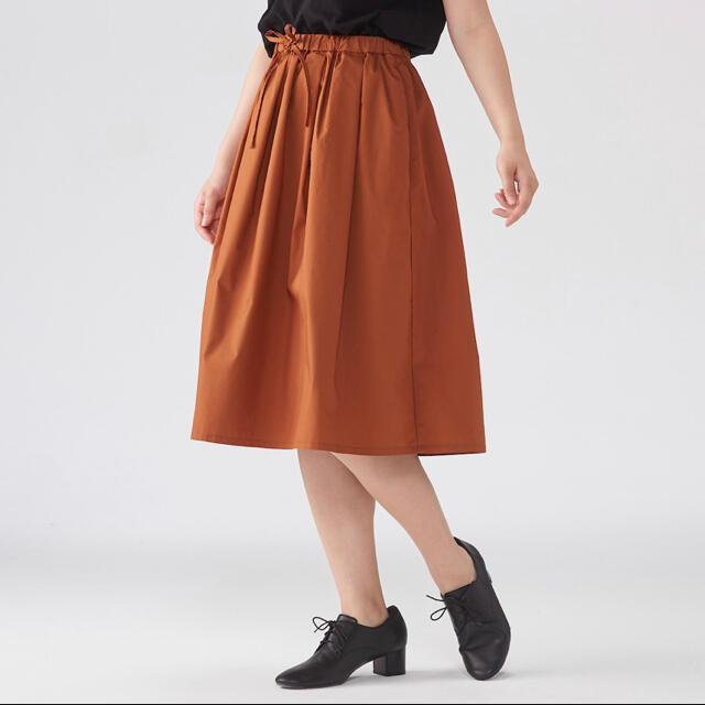 MUJI (無印良品)(ムジルシリョウヒン)の無印良品 綿混ダンプイージーギャザースカート 黒 M  レディースのスカート(ひざ丈スカート)の商品写真