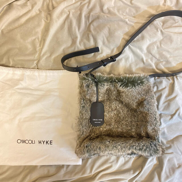 HYKE(ハイク)のHYKE  FAUX FUR MILITARY BAG SMALL SIZE レディースのバッグ(ショルダーバッグ)の商品写真