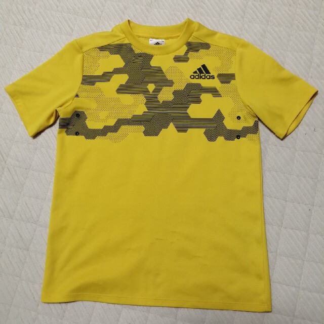 adidas(アディダス)のアディダス　速乾Ｔシャツ　１５０センチ キッズ/ベビー/マタニティのキッズ服男の子用(90cm~)(Tシャツ/カットソー)の商品写真