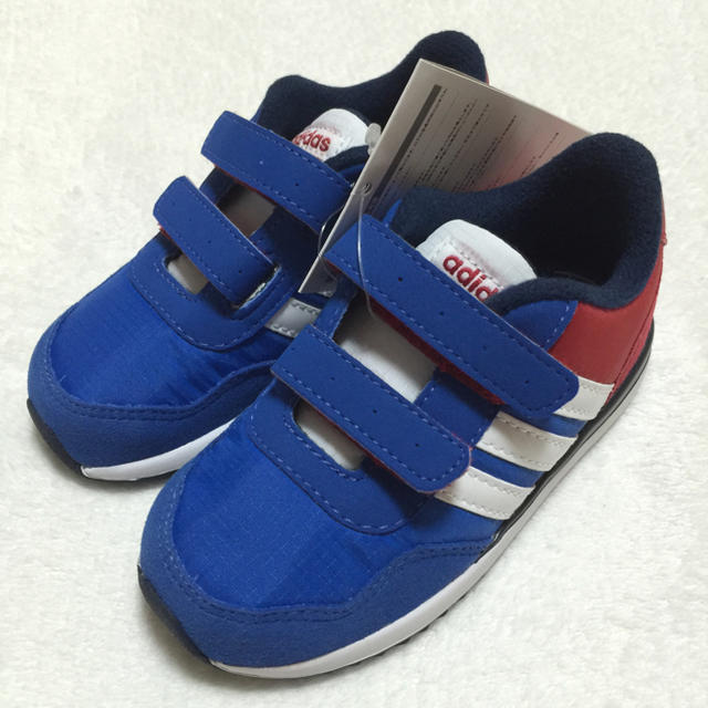 adidas(アディダス)の新品✨アディダス kids スニーカー 14.0㎝ キッズ/ベビー/マタニティのベビー靴/シューズ(~14cm)(スニーカー)の商品写真