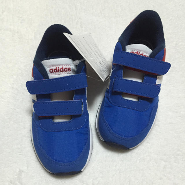 adidas(アディダス)の新品✨アディダス kids スニーカー 14.0㎝ キッズ/ベビー/マタニティのベビー靴/シューズ(~14cm)(スニーカー)の商品写真